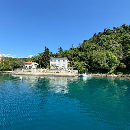 Villa Lovorka By Villa Eva Omisalj Bagian luar foto