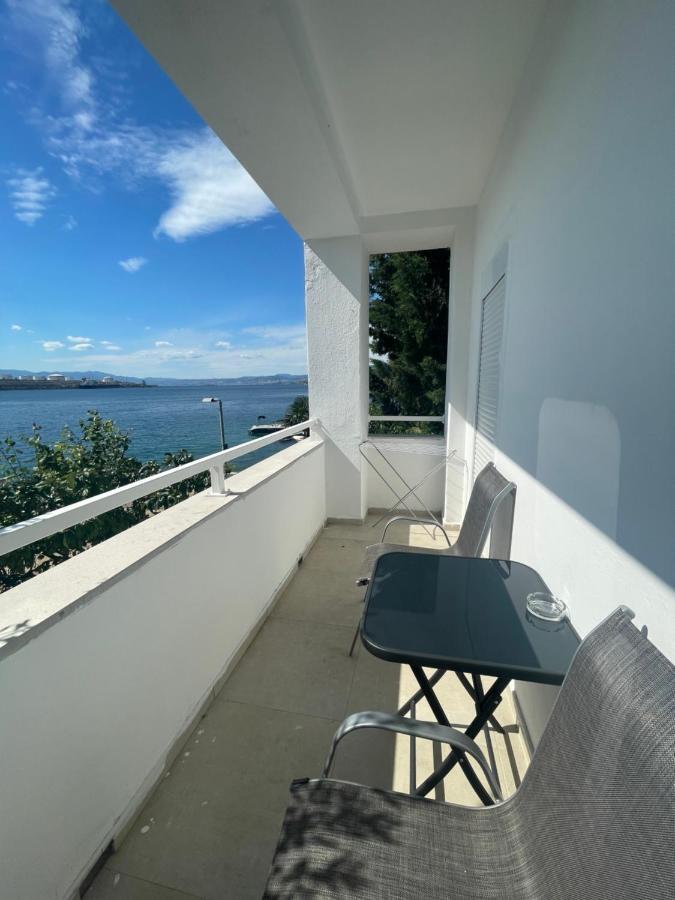 Villa Lovorka By Villa Eva Omisalj Bagian luar foto