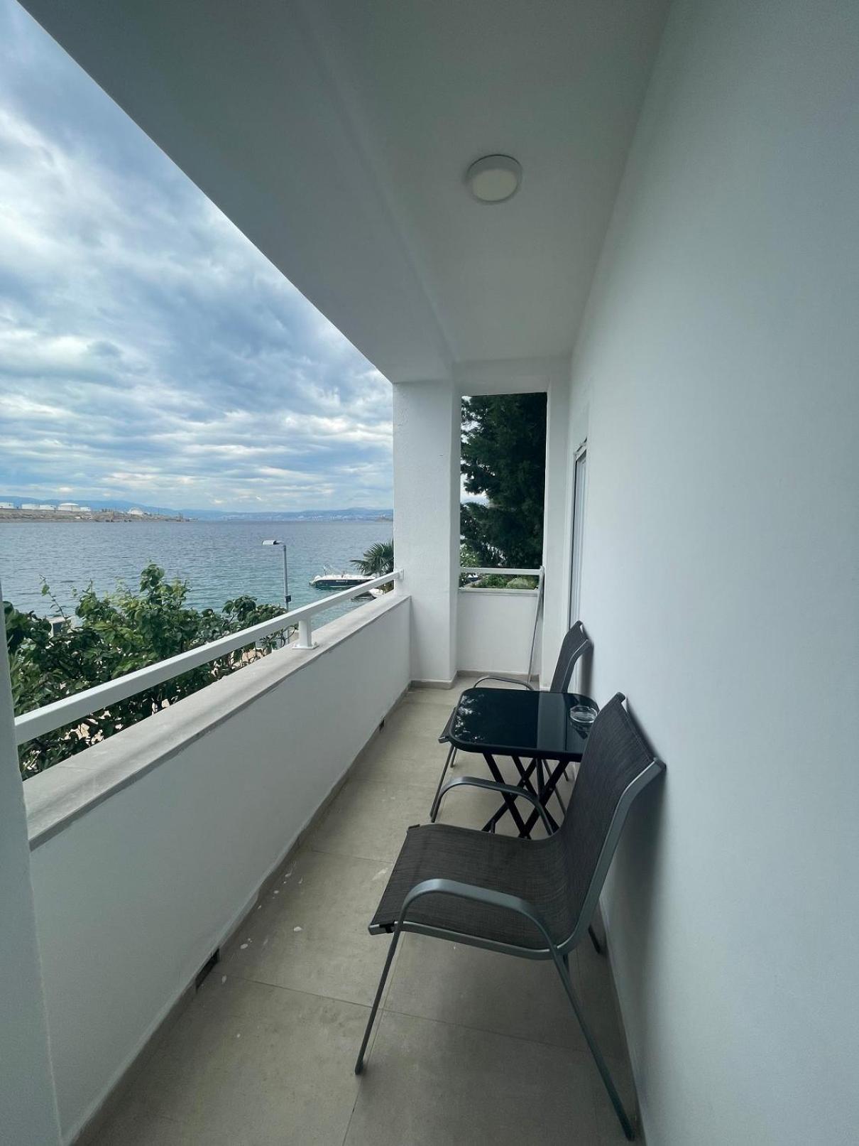 Villa Lovorka By Villa Eva Omisalj Ruang foto
