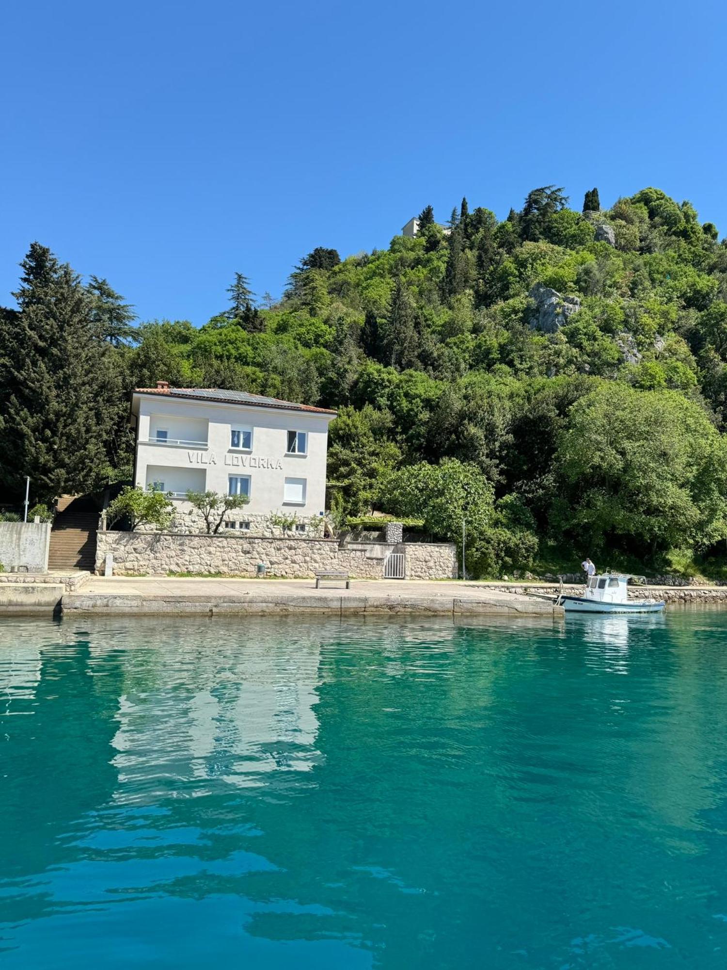 Villa Lovorka By Villa Eva Omisalj Bagian luar foto